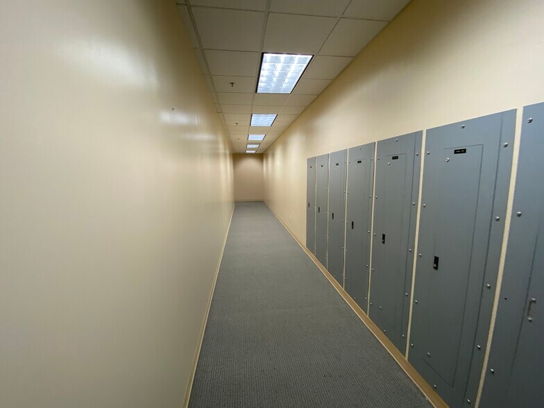 More Photos Of 18705 Madrone Pky, Morgan Hill Research And Development For Lease