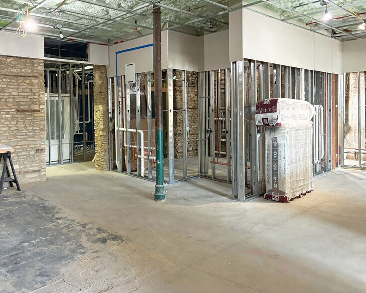 More Photos Of 101-105 W State St, Geneva Restaurant For Lease