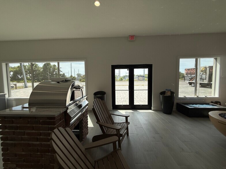 More Photos Of 2736 Land O Lakes Blvd, Land O' Lakes Storefront Retail Residential For Sale