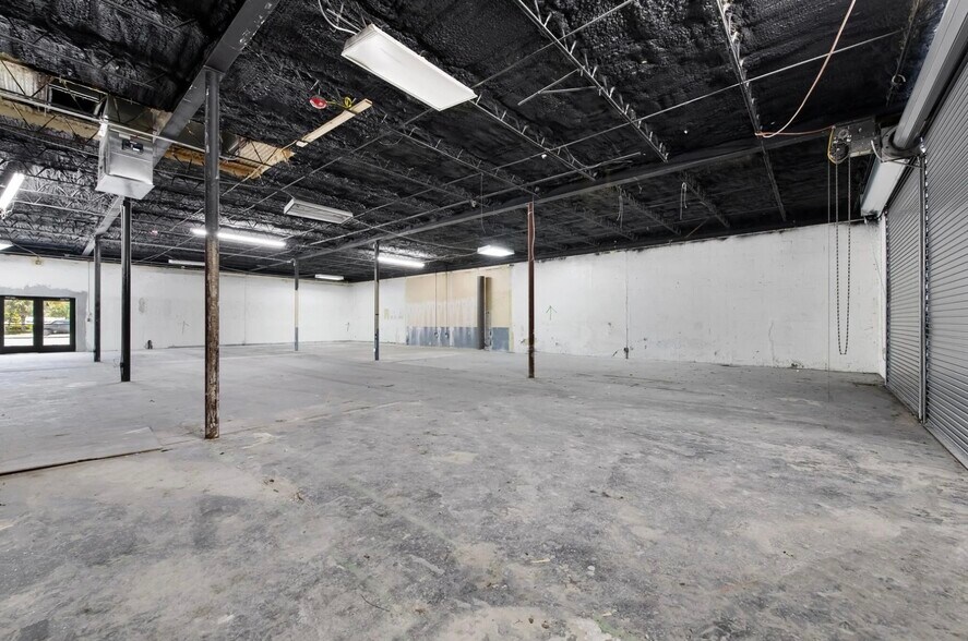 More Photos Of 5149 Powerline Rd, Fort Lauderdale Storefront For Lease