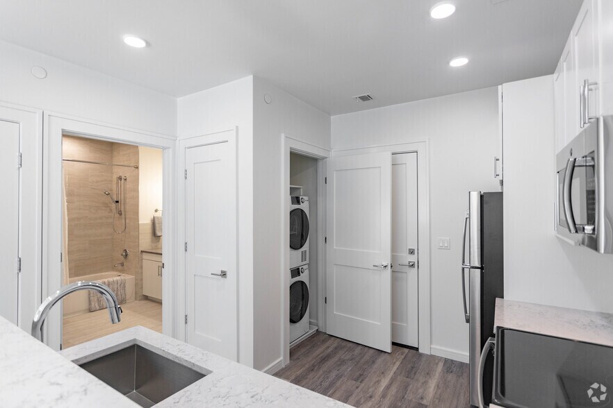 More Photos Of 1000 New York Ave, Huntington Station Apartments For Lease