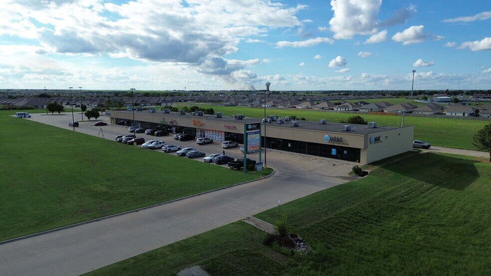 Primary Photo Of 1701-1715 Investors Ave, El Reno Unknown For Sale