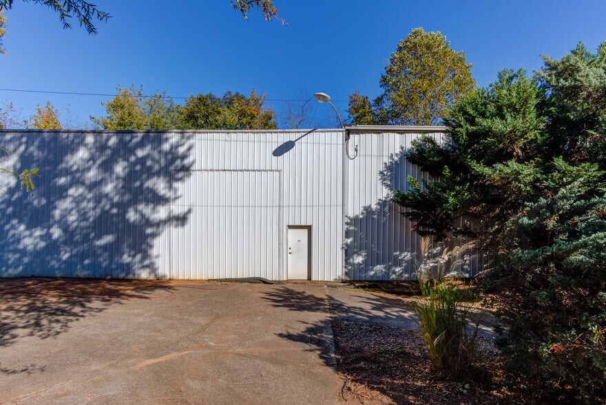 More Photos Of 2161 Pendley Rd, Cumming Industrial For Sale