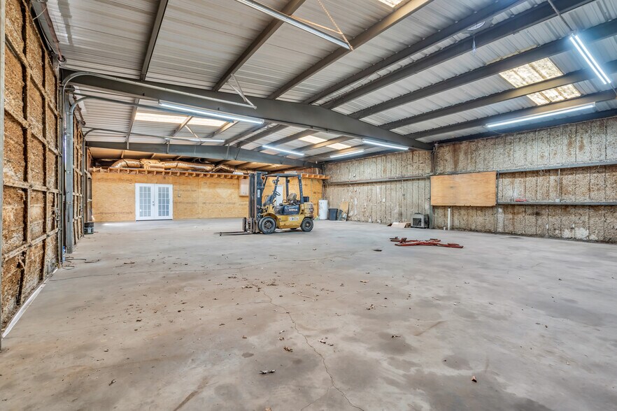 More Photos Of 603 Lake Murray Dr E, Ardmore Flex For Sale