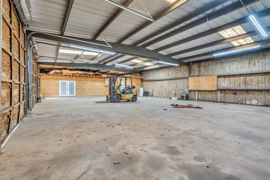 More Photos Of 603 Lake Murray Dr E, Ardmore Flex For Sale