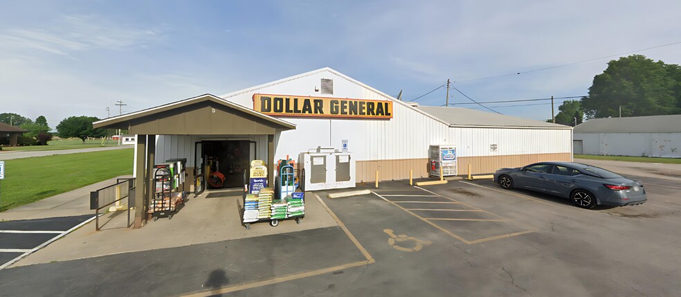 Primary Photo Of 111 S Old Route 66, Mount Olive Storefront For Sale