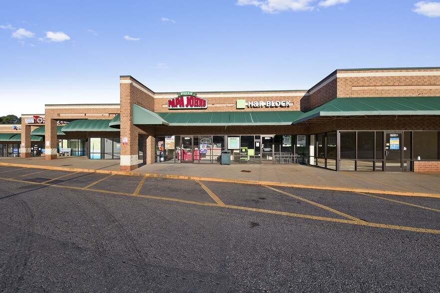 More Photos Of 2725 Northwest Blvd, Newton Unknown For Lease