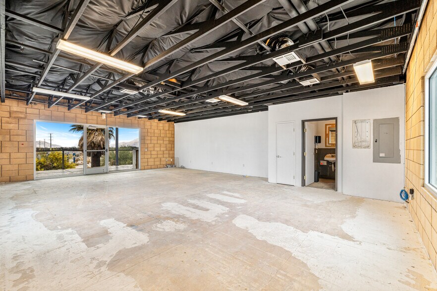 More Photos Of 3301 Micro Pl, Palm Springs Manufacturing For Lease