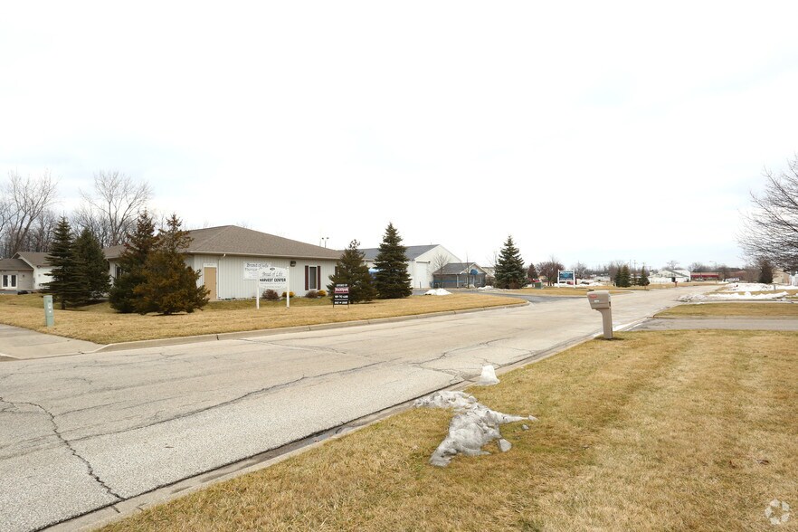 More Photos Of 3726 Fortune Blvd, Saginaw Office For Sale