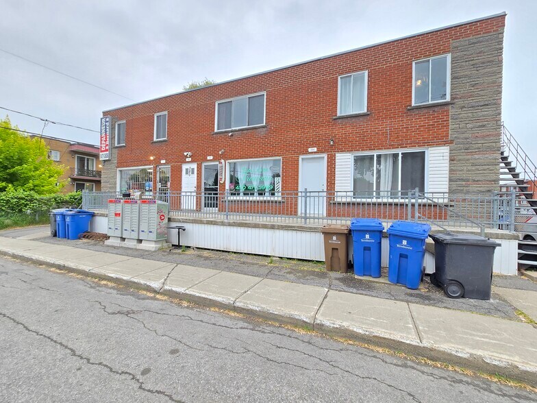 More Photos Of 376-394 Rue Bernard, Terrebonne Office For Sale