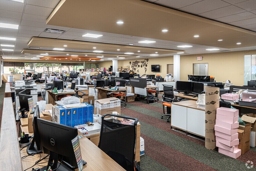 More Photos Of 19 Harbor Park Dr, Port Washington Warehouse For Sale