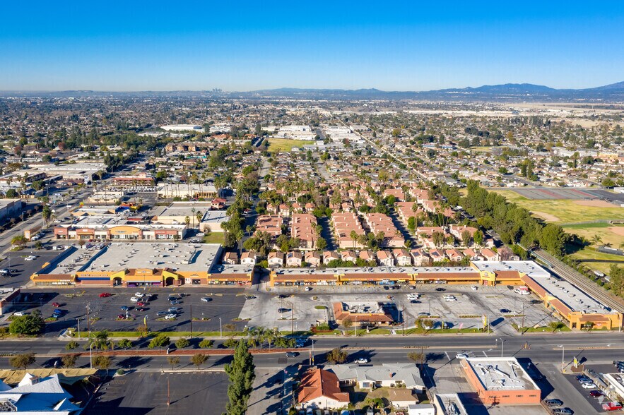 More Photos Of 543 N Azusa Ave, Covina Unknown For Lease