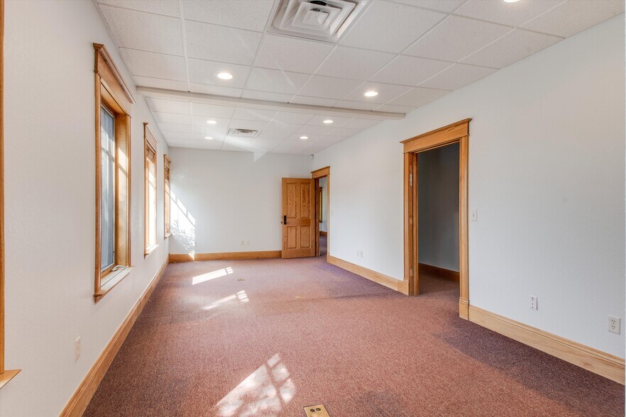 More Photos Of 512 5th St, Berthoud Office For Lease