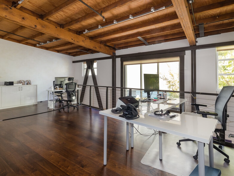 More Photos Of 2100 Abbot Kinney Blvd, Venice Office For Lease