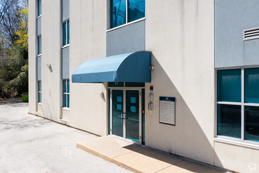 More Photos Of 18 Elizabeth St, West Conshohocken Office For Lease