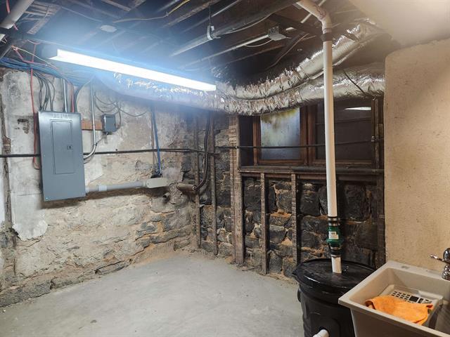 More Photos Of 301 W Main St, Radford Apartments For Sale