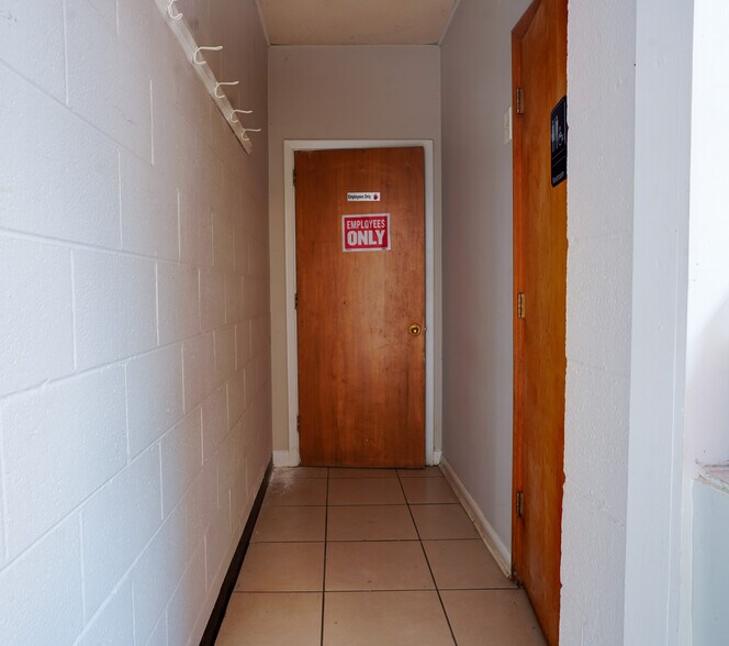 More Photos Of 411 National Hwy, Thomasville Hotel For Sale