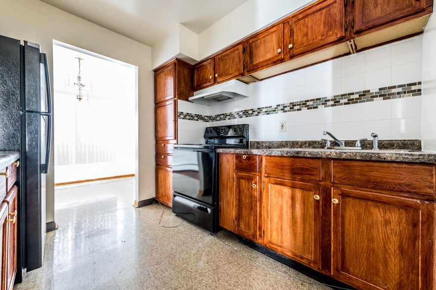 More Photos Of 1450 E 154th Pl, Dolton Apartments For Sale