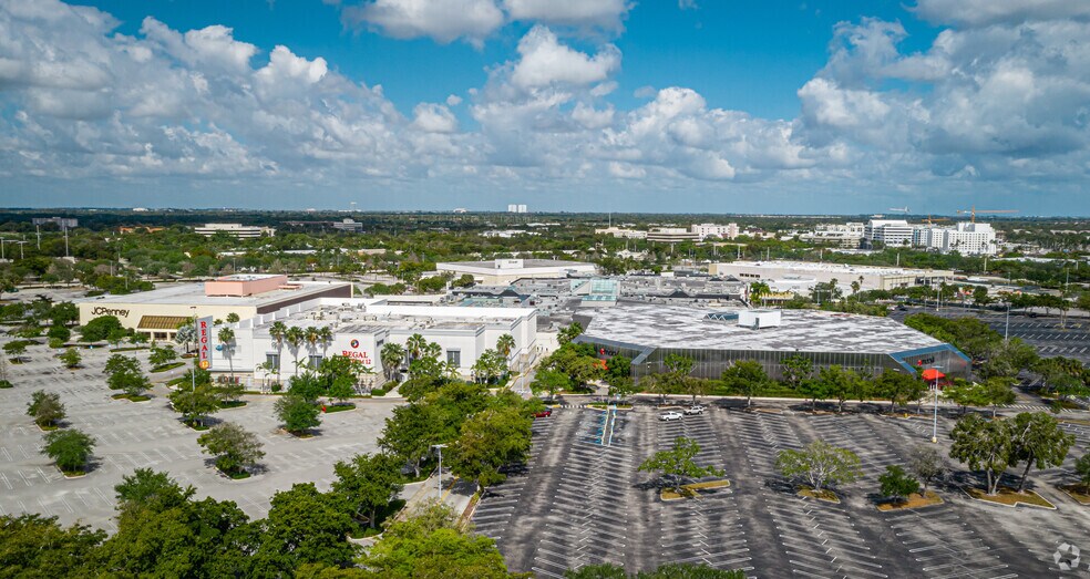 More Photos Of 8000 W Broward Blvd, Plantation General Retail For Sale