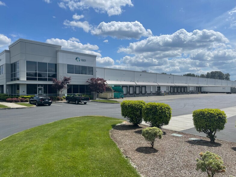More Photos Of 1601 Industrial Park Way, Puyallup Warehouse For Lease