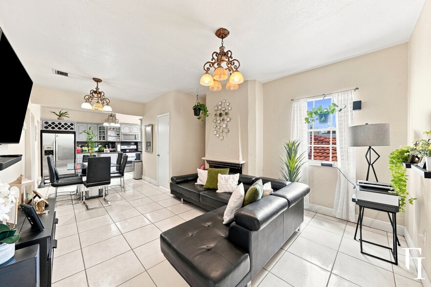 More Photos Of 1353 SW 1st St, Miami Storefront Retail Residential For Sale