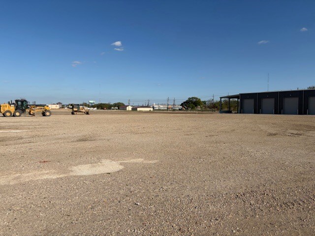 More Photos Of 1534 US-190, Port Allen Industrial For Lease