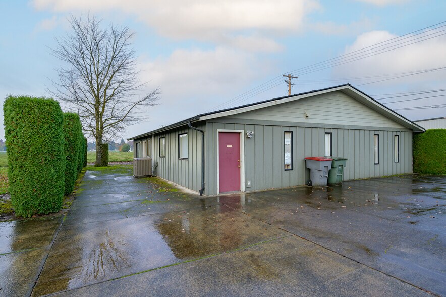 More Photos Of 1940 NE Colvin Ct, McMinnville Industrial For Lease
