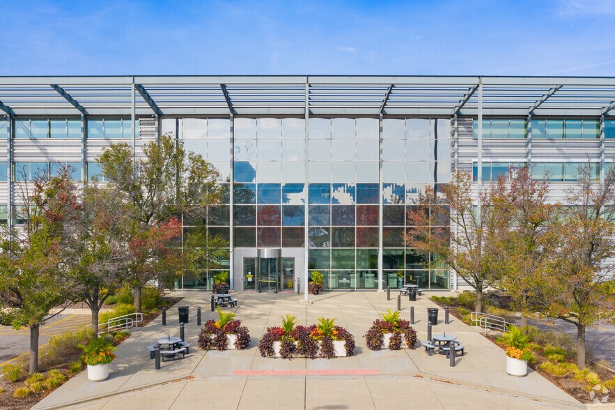 More Photos Of 1333 N Hickory Ave, Chicago Distribution For Lease