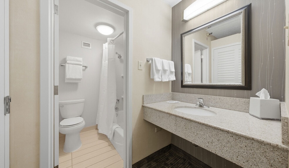 More Photos Of 800 Lake Cook Rd, Deerfield Hotel For Sale