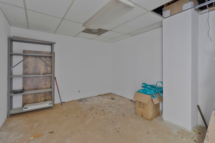 More Photos Of 131 Donelson Pike, Nashville Loft Creative Space For Sale