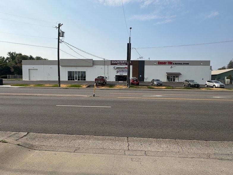 More Photos Of 4630 E Sprague Ave, Spokane Showroom For Sale
