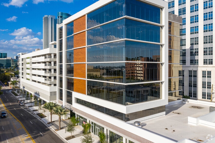 More Photos Of 550 S Andrews Ave, Fort Lauderdale Office Residential For Lease