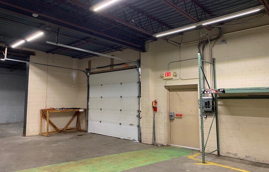 More Photos Of 4016 Main St, Bridgeport Freestanding For Lease