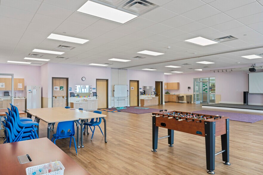 More Photos Of 42525 Tall Cedars Pkwy, Chantilly Schools For Lease