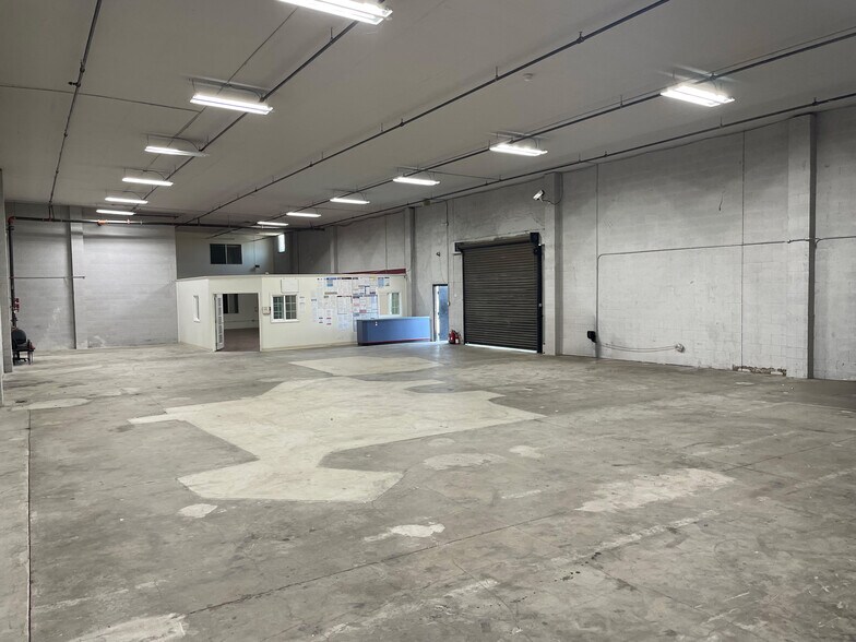 More Photos Of 1824 Magnolia Ave, Los Angeles Distribution For Lease