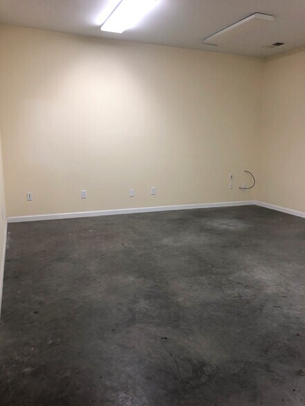 More Photos Of 146-B Litton Dr, Lexington Light Distribution For Lease
