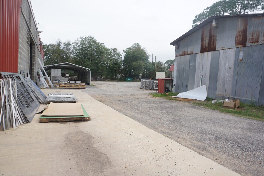 More Photos Of 3605 N Davis Hwy, Pensacola Warehouse For Sale