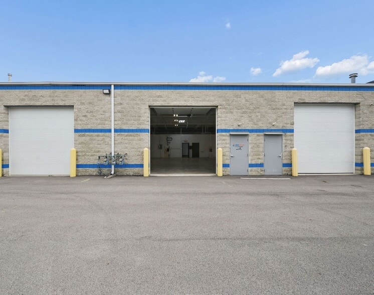 More Photos Of 8350 Industrial Pky, Plain City Warehouse For Lease