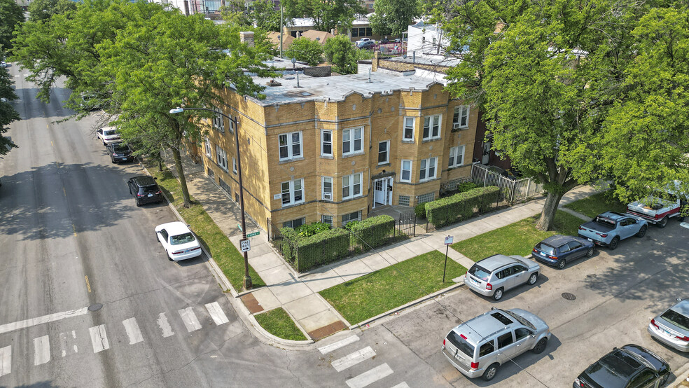 Primary Photo Of 4401-4407 W Iowa St, Chicago Apartments For Sale