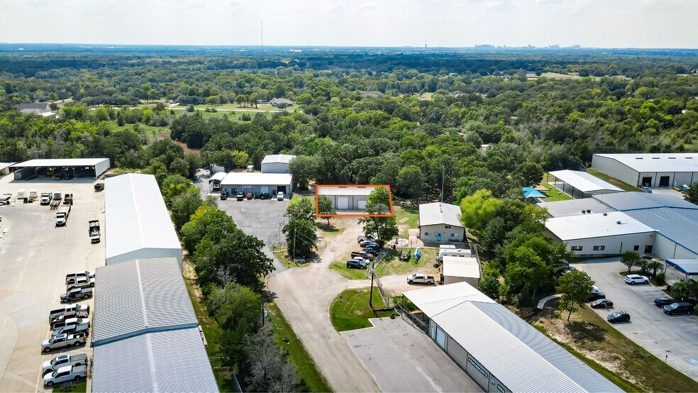 More Photos Of 4323 Alexis Ct, College Station Warehouse For Lease