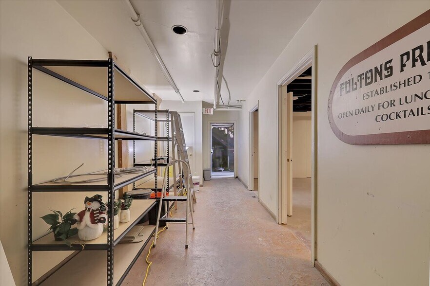 More Photos Of 900-906 2nd St, Sacramento Storefront For Lease