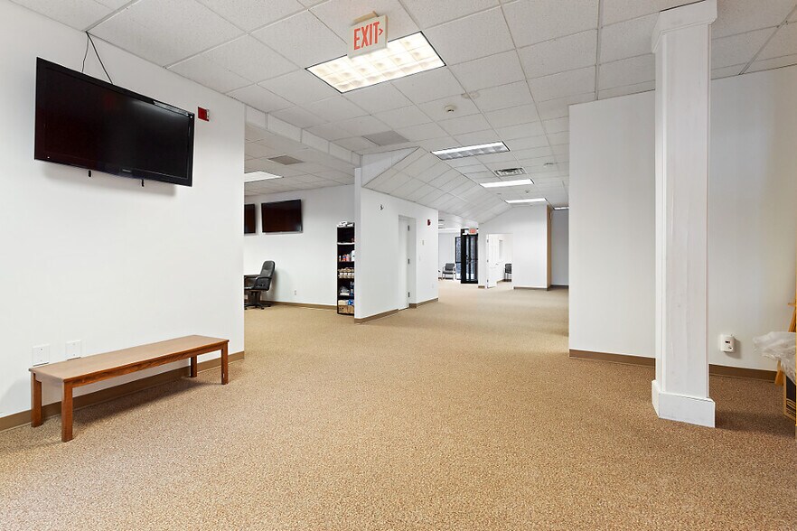 More Photos Of 4 Industrial Pky, Brunswick Manufacturing For Lease