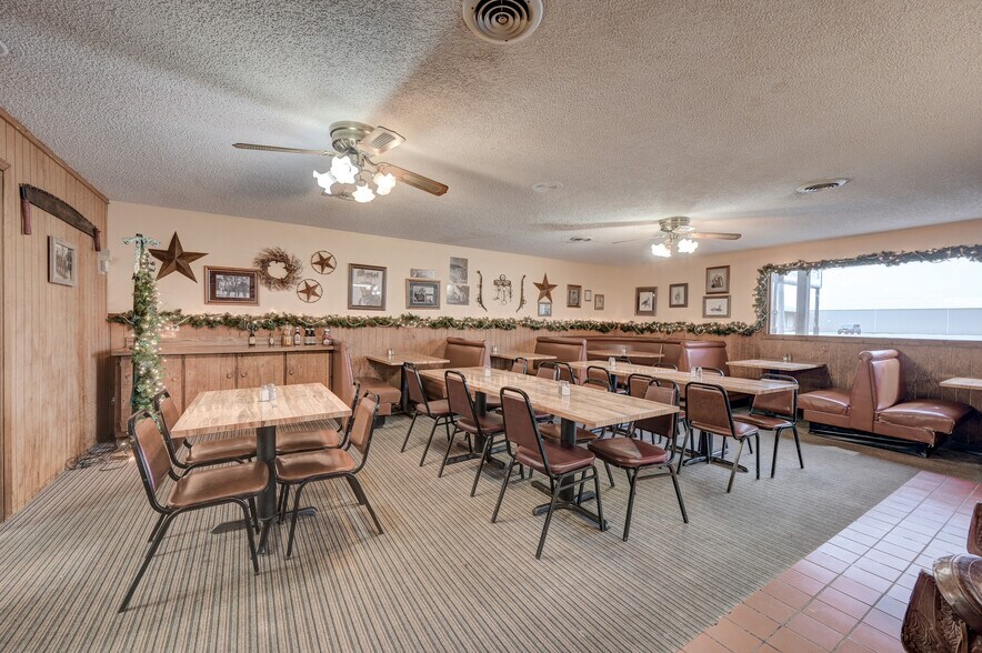 More Photos Of 2447 Military Ave, Baxter Springs Restaurant For Sale