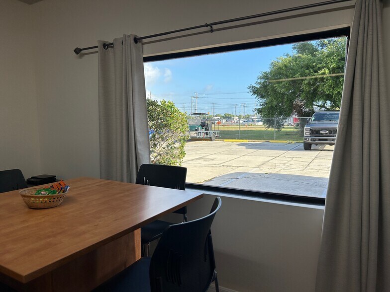 More Photos Of 2501 27th Ave, Vero Beach Unknown For Lease