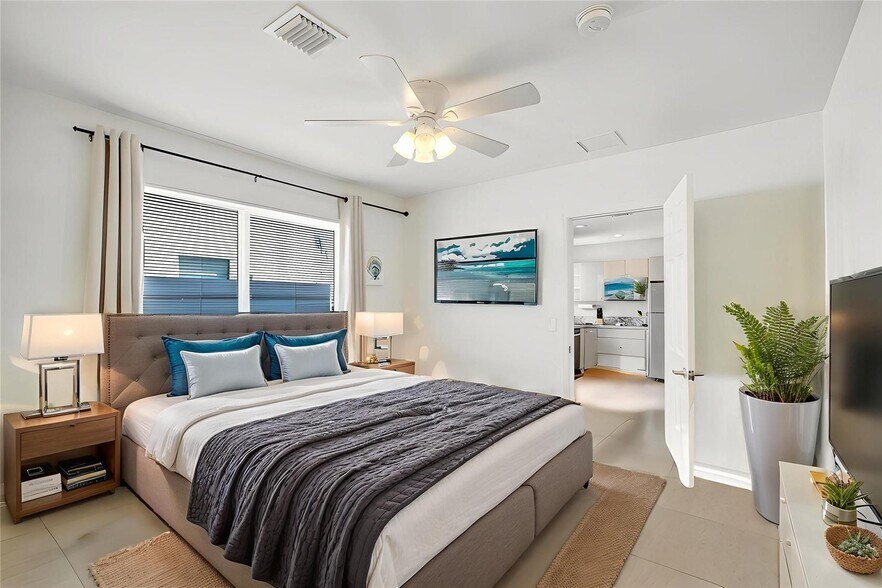More Photos Of 322 Oklahoma St, Hollywood Multifamily For Sale