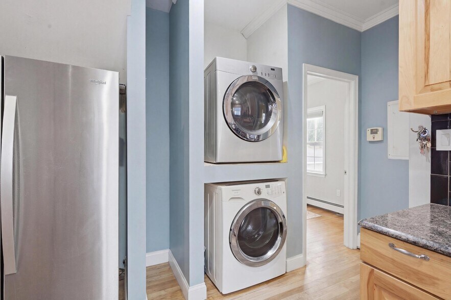 More Photos Of 106 Newport Bridge Rd, Warwick Multifamily For Sale