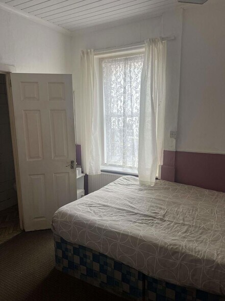 More Photos Of 12 St Chads Rd, Blackpool Hotel For Sale
