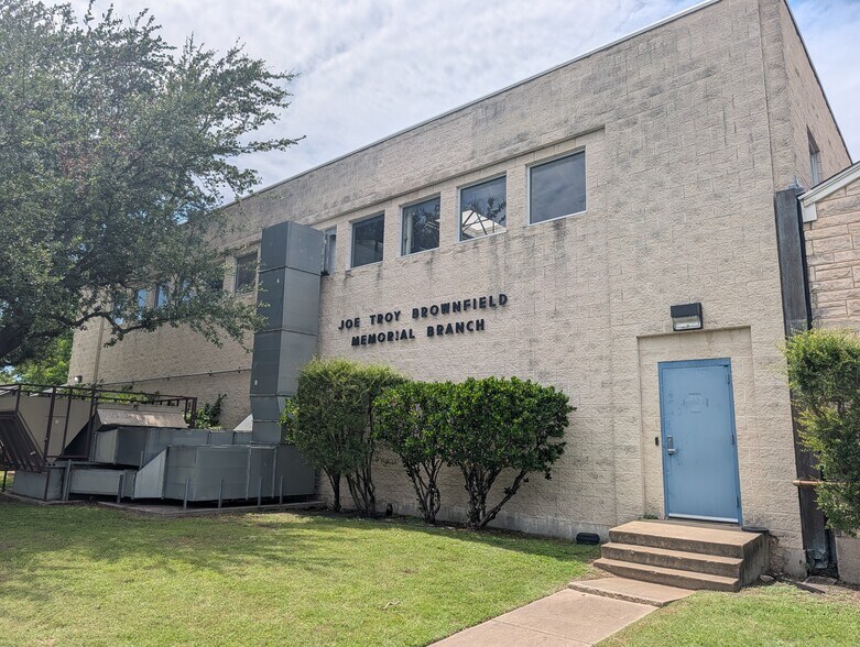 More Photos Of 2101 Alexander Ave, Waco Schools For Sale