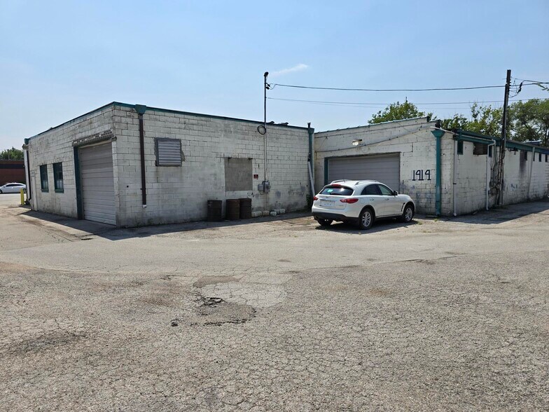 More Photos Of 1340 Ogden Ave, Downers Grove Freestanding For Sale