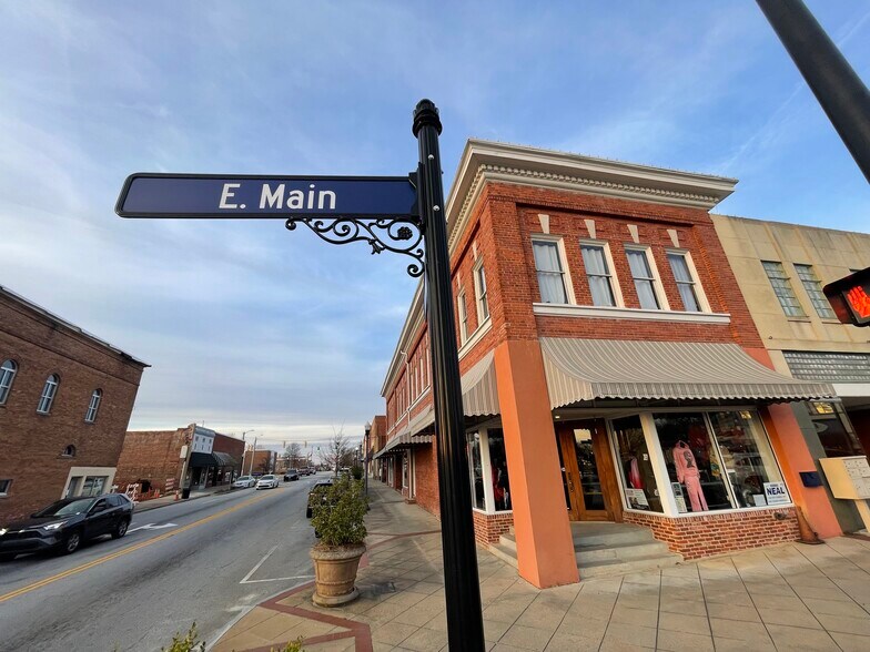 More Photos Of , Clinton General Retail For Sale